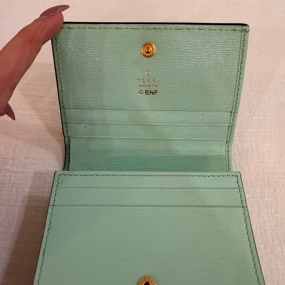 Gucci Limited Edition Light Green Grained Leather Bananya Compact Flap Wallet - Picture 4 of 8